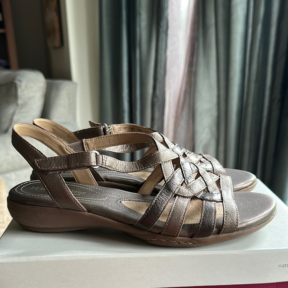 Naturalizer Women's Bronze Leather Strappy Sandals - Picture 7 of 7